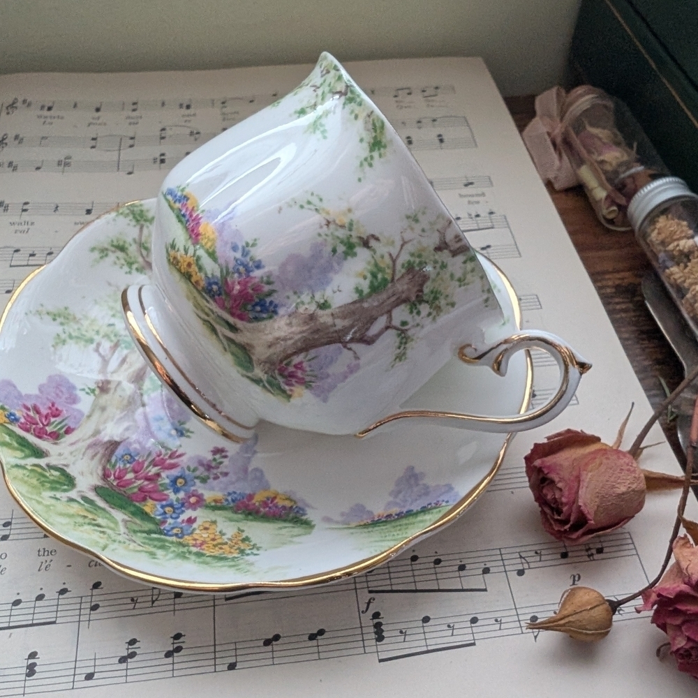 Royal Albert Greenwood Tree Floral Teacup and Saucer with Gold Trim - Picture 2 of 10
